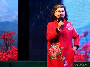 肥猫吃瓜村民看大戏,一场别开生面的乡村盛宴